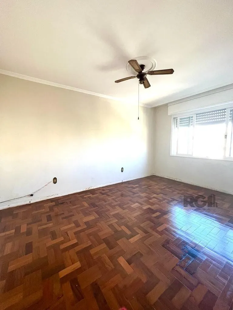 Imagem APARTAMENTO 3 DORMITÓRIOS, 2 VAGAS DE GARAGEM, NO BAIRRO PETRÓPOLIS, POA/RS