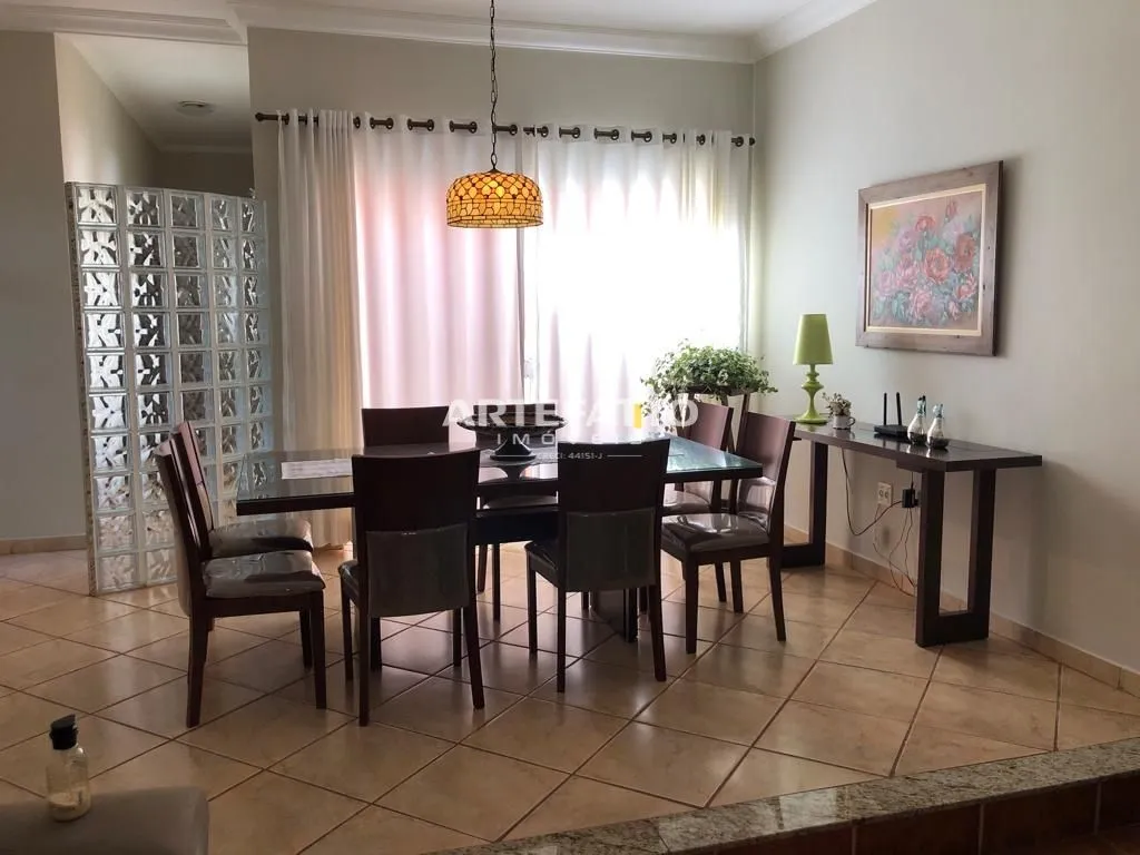 Foto do imóvel Casa à venda em Franca, Parque do Castelo, com 3 quartos, 178m2 em Rua Diogo García Oler