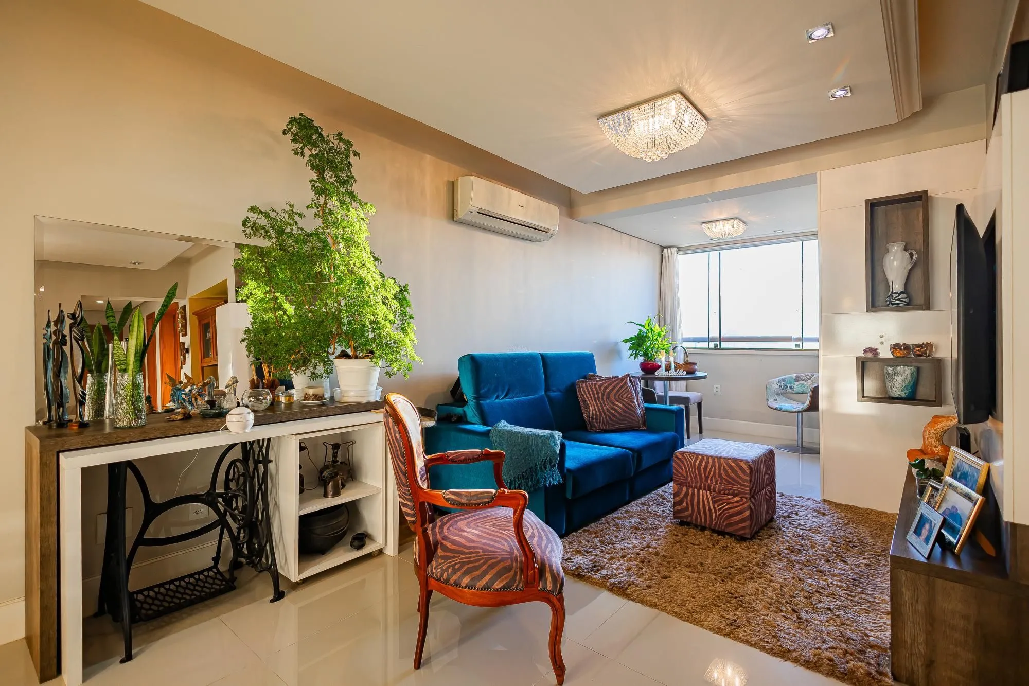 Imagem Apartamento de 97m² privativos com 3 dormitórios e 2 vagas
