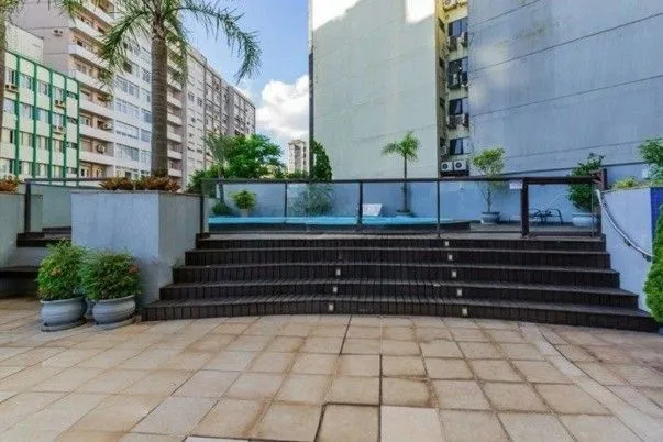 Imagem Apartamento de frente com vista panorâmica, sacada,3 dormitórios,1suíte para venda no bairro Centro Histórico em Porto Alegre/RS.