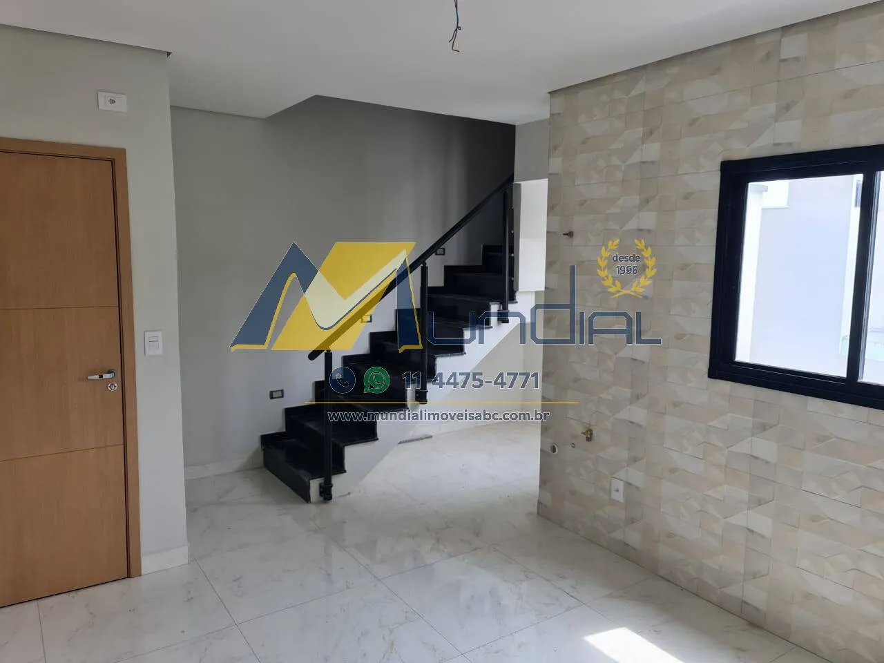 Imagem Cobertura à Venda com 108m², 2 dormitórios, 1 suíte, 1 sala e 2 vagas!!!