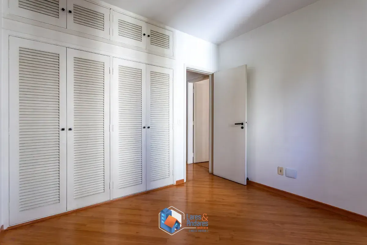 Imagem Apartamento para venda em Moema com 3 quartos, sendo 1 suíte, 120m²
