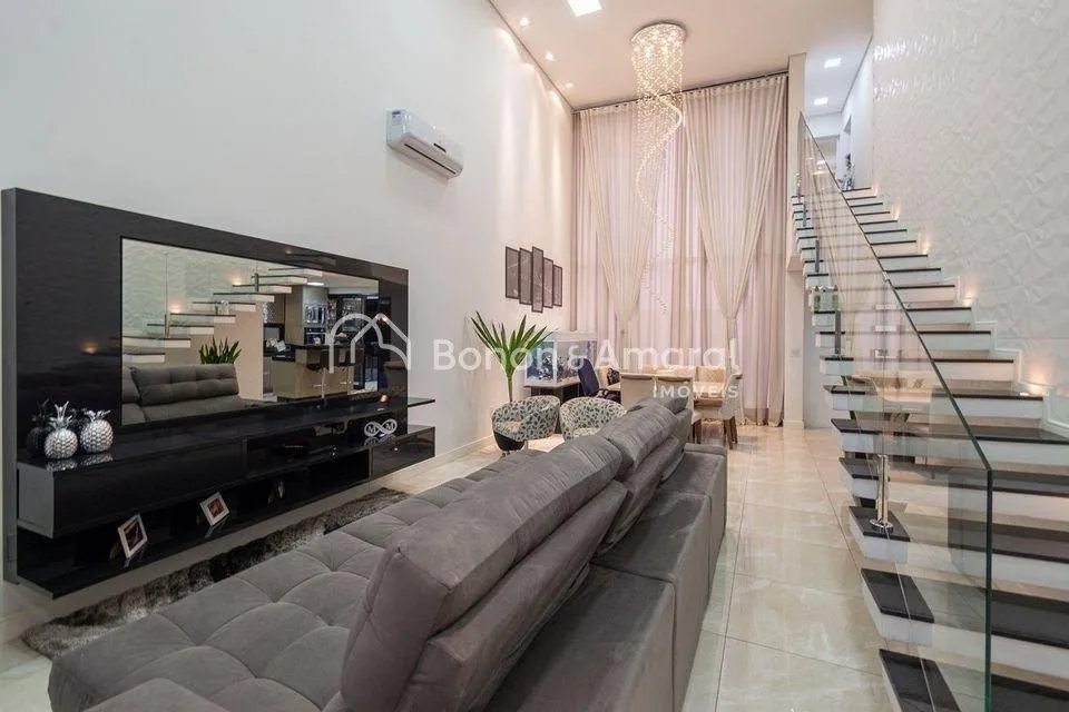 Imagem Casa de Alto Padrão com 3 suítes a venda no Condomínio Jatobá em Hortolândia , SP