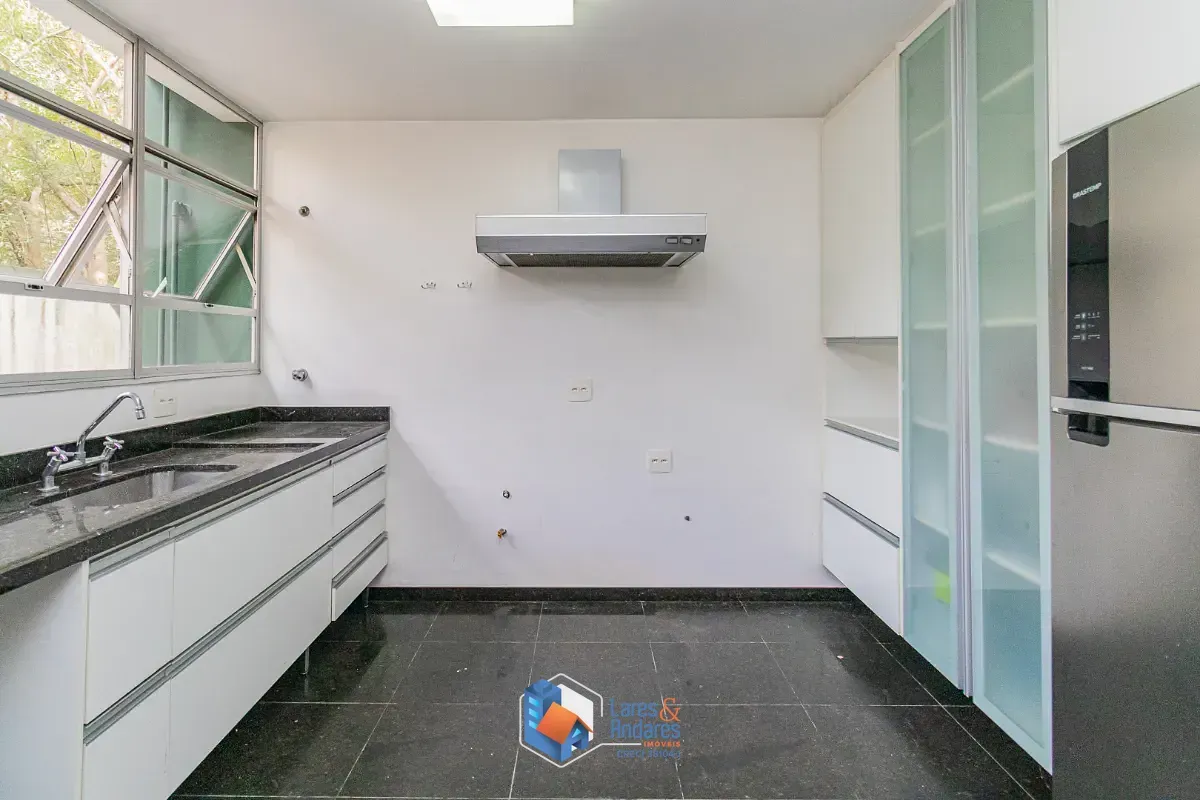 Imagem Casa para venda em Granja Julieta com 3 quartos, sendo 2 suítes, 438m²