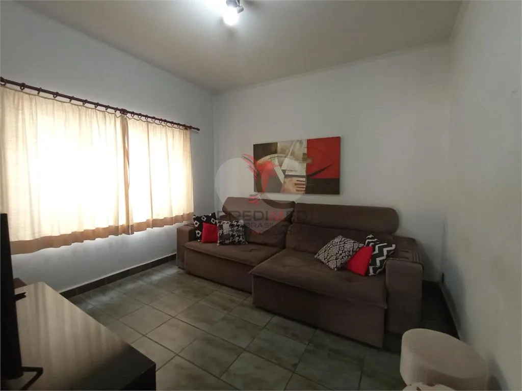 Imagem Casa de 4 quartos, 276m² no bairro Centro, em Lençóis Paulista