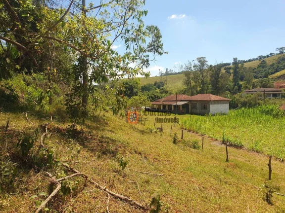 Imagem Sítio com 6 dormitórios à venda, 25400 m² por R$ 700.000 - Zona Rural - Cambuí/MG