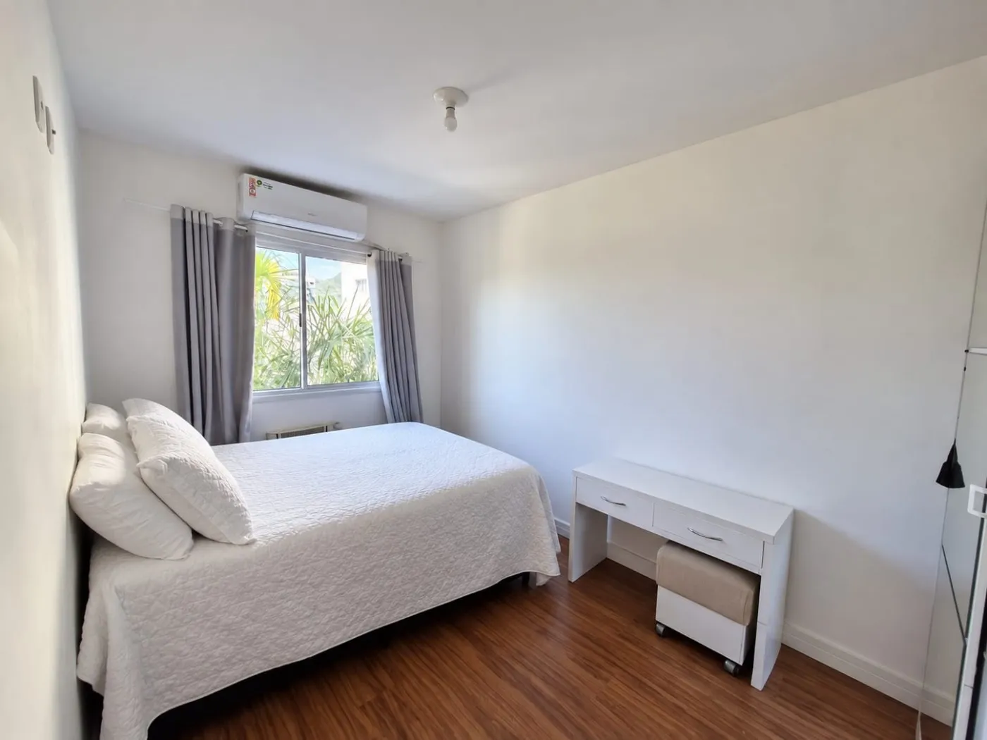 Imagem Apartamento para Venda em Rio de Janeiro, Jacarepaguá, 2 dormitórios, 1 banheiro, 1 vaga