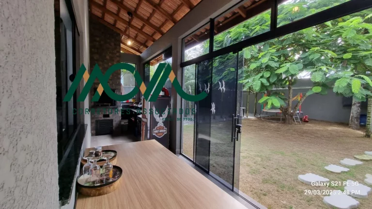 Imagem Belíssima residência térrea, moderna e recém-construída, PERTINHO da Praia
