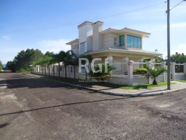 Imagem Casa para Venda - 320m², 4 dormitórios, sendo 2 suites, 3 vagas - Centro
