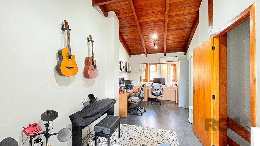 Imagem Sobrado para Venda - 218m², 4 dormitórios, sendo 3 suites, 2 vagas - Ipanema
