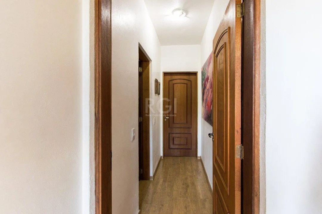 Imagem Casa para Venda - 250m², 3 dormitórios, sendo 2 suites, 3 vagas - Ponta Grossa