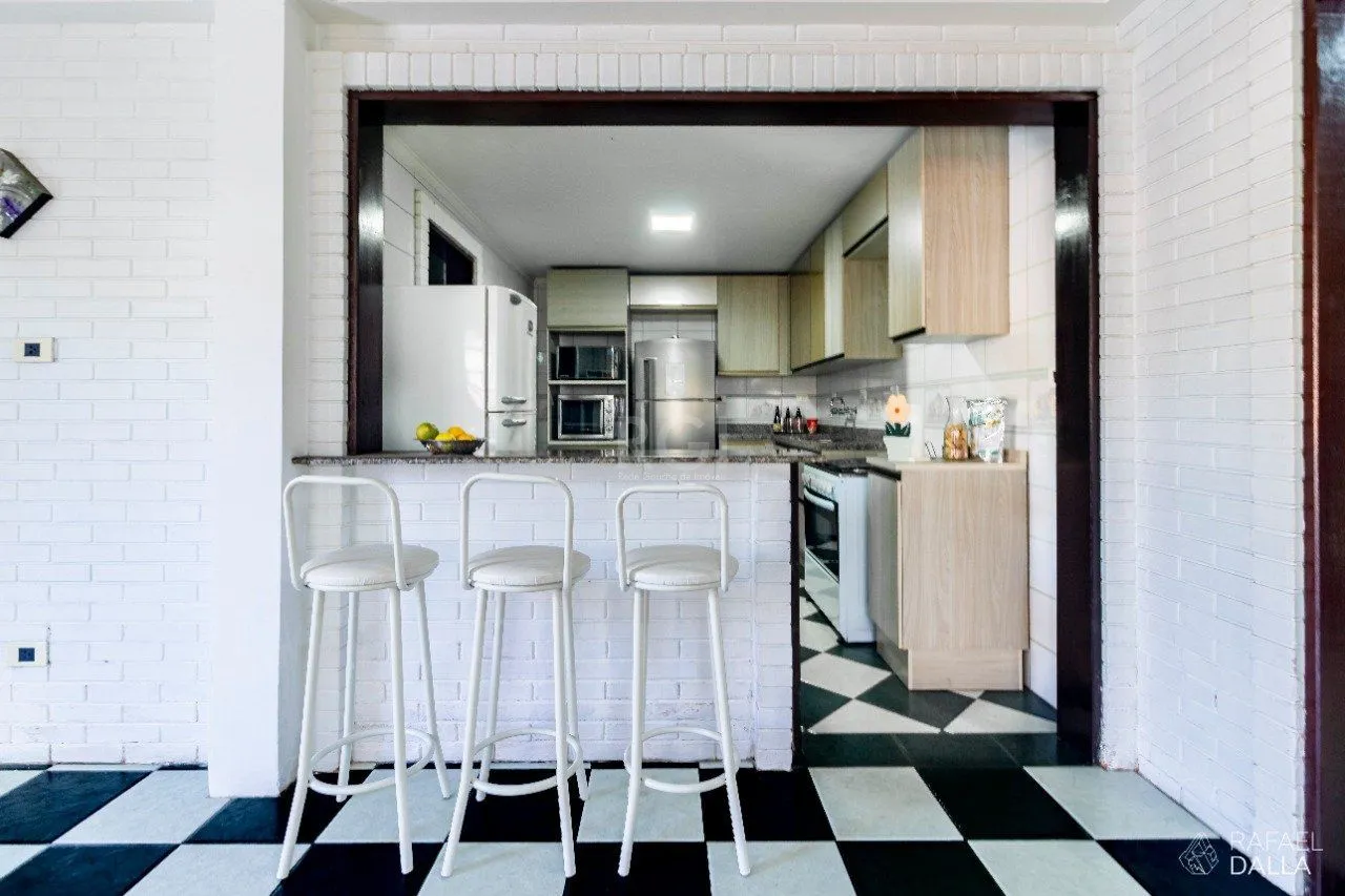 Imagem Casa para Venda - 574m², 3 dormitórios, sendo 2 suites, 8 vagas - Jardim Planalto