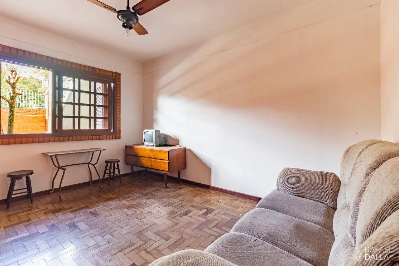 Imagem Casa para Venda - 574m², 3 dormitórios, sendo 2 suites, 8 vagas - Jardim Planalto