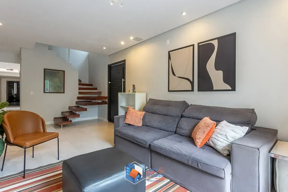 Imagem Sobrado para venda em Vila Império com 3 quartos, sendo 1 suíte, 219m²