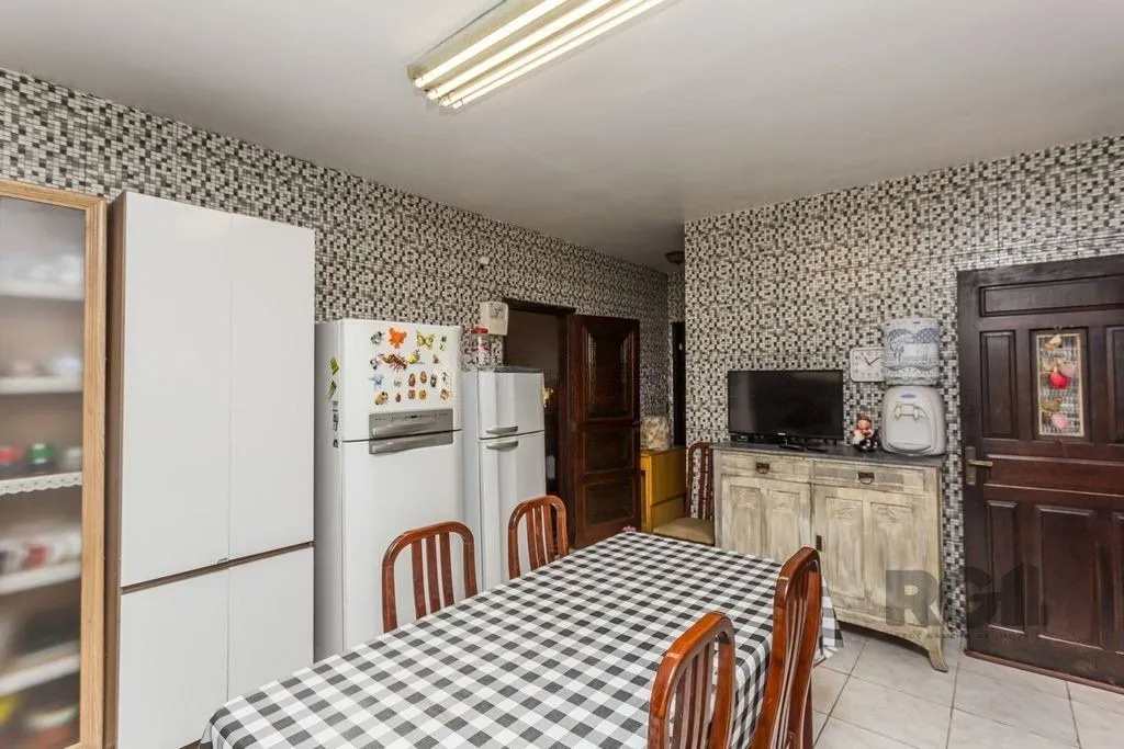 Imagem Casa 210m² - 3 dormitórios, 2 vagas