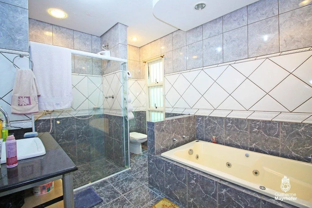 Imagem Casa para Venda - 130m², 3 dormitórios, sendo 1 suites, 4 vagas - Sarandi