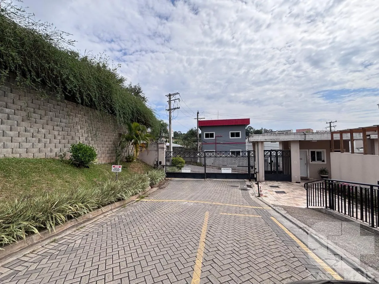 Imagem Apartamento para Venda em Embu das Artes / SP no bairro Jardim Colibri