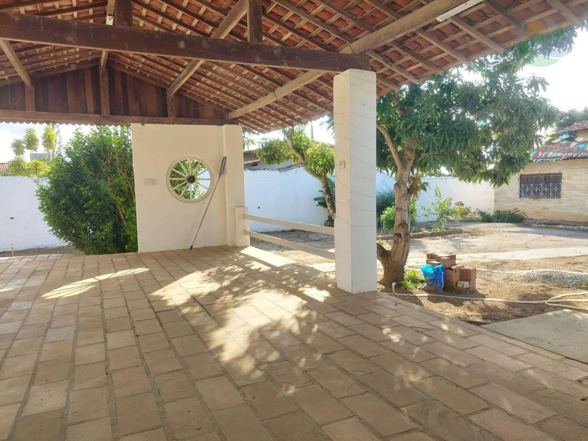 Imagem Casa Térrea em Gravatá | 4 Qts (3 Suítes), Piscina e 1.000m2 de área Verde.