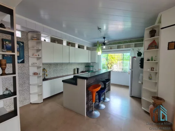 Imagem Sobrado mobiliado, 05 quartos sendo 03 suítes, Bom Retiro em Matinhos PR
