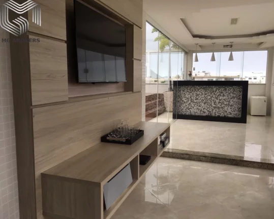 Imagem Cobertura de luxo à venda no Recreio dos Bandeirantes, Rio de Janeiro - 4 quartos, 4 suítes, 7 banheiros, 3 vagas de garagem - 360m² de área.