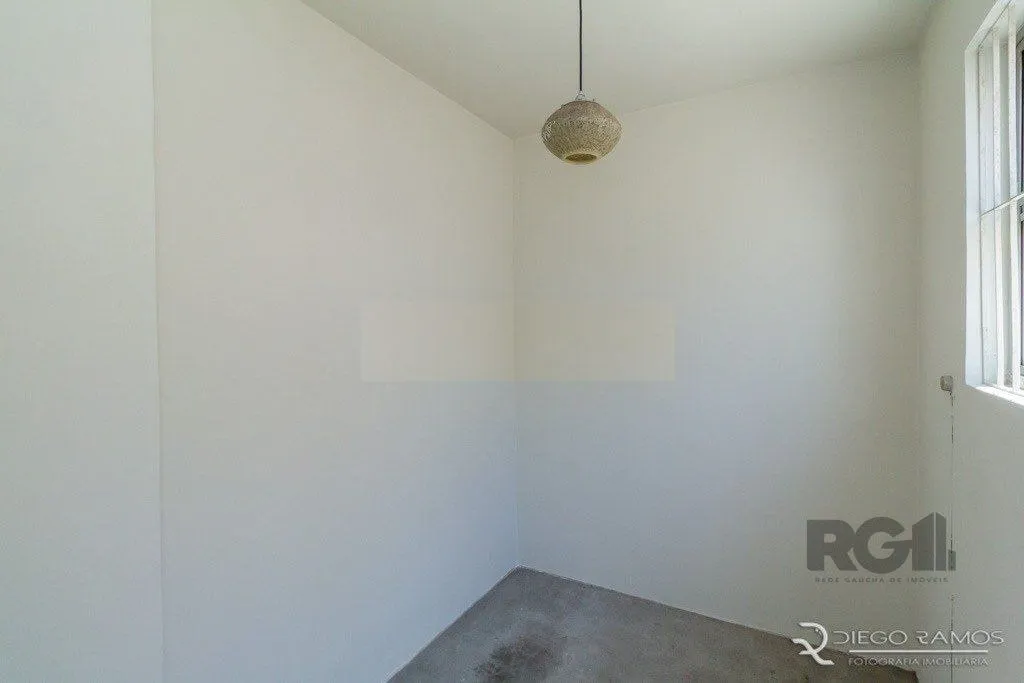 Imagem Apartamento 2 dormitórios, sendo 1 suíte, 72 m² de área privativa e 2 vaga(s) de garagem. Localizado na Rua/Av. Bagé, no bairro Petrópolis em Porto Alegre.