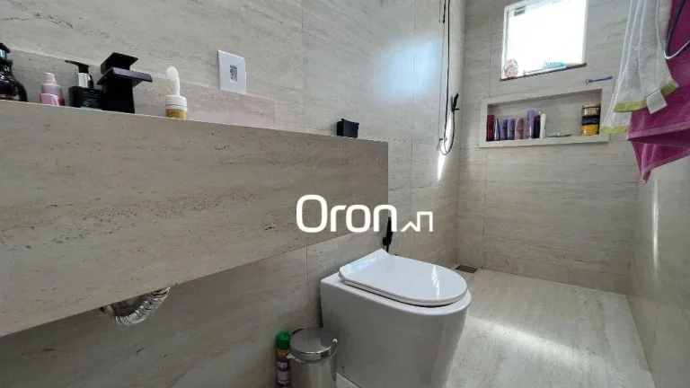 Imagem Sobrado com 3 dormitórios à venda, 256 m² por R$ 1.400.000,00 - Setor Jaó - Goiânia/GO