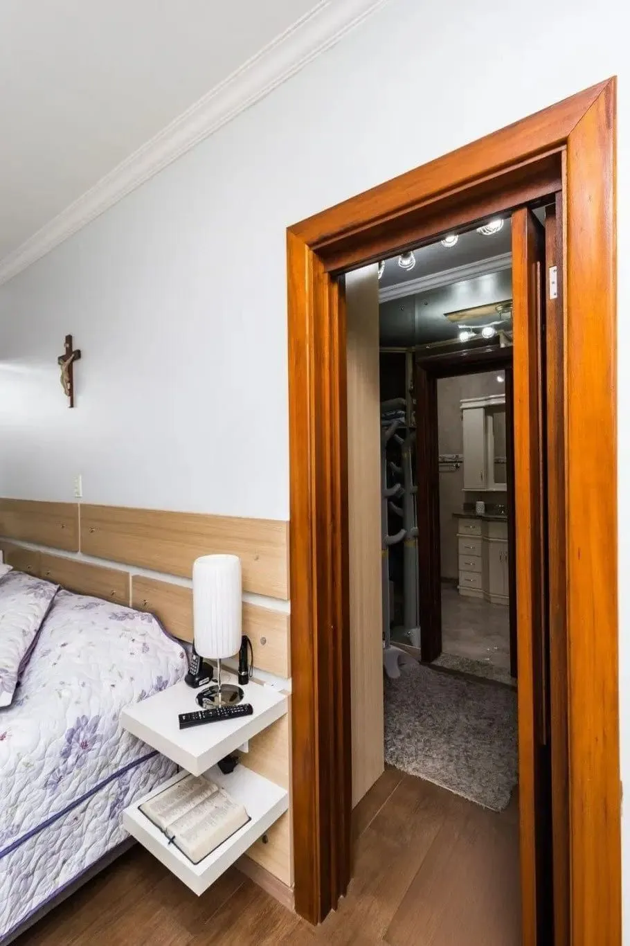 Imagem Casa com 3 dormitórios de 278m² à venda no Bairro Jardim Itú Sabará