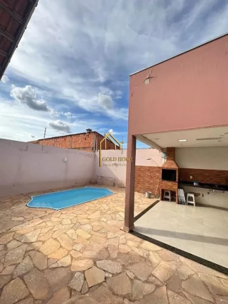 Casa à Venda no Bairro Santa Terezinha