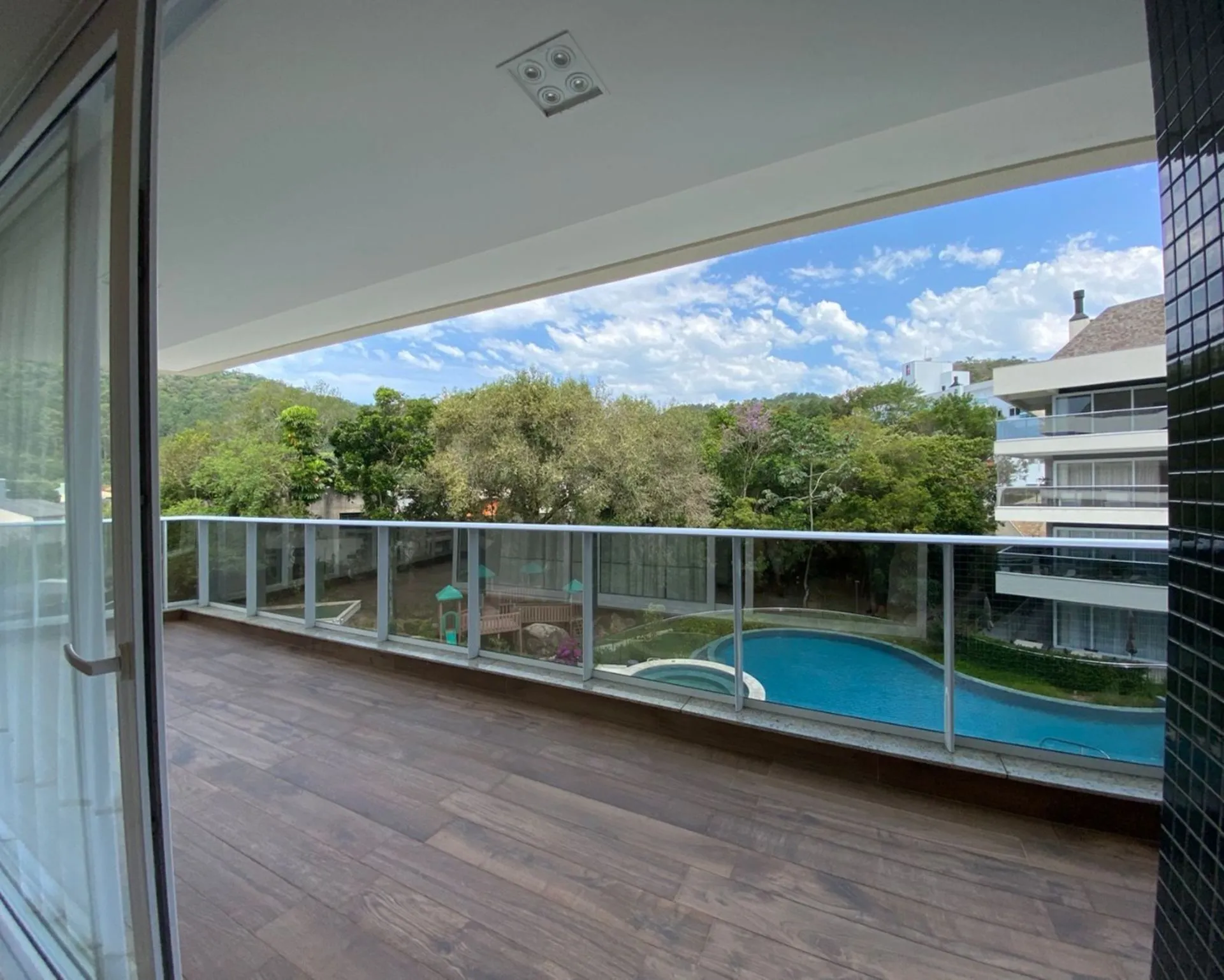 Imagem Apartamento 4 suítes, 230 m², em Jurerê In