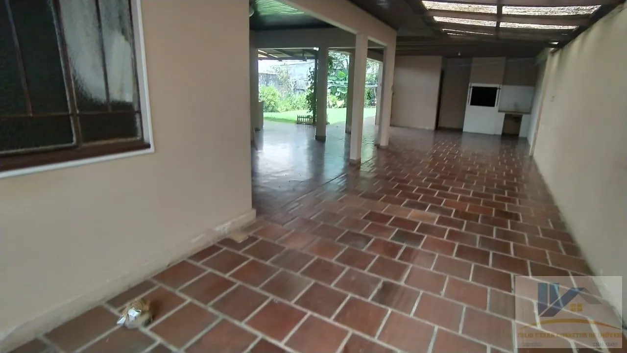 Imagem Casa para Venda em São José dos Pinhais, Três Marias, 4 dormitórios, 2 banheiros, 4 vagas