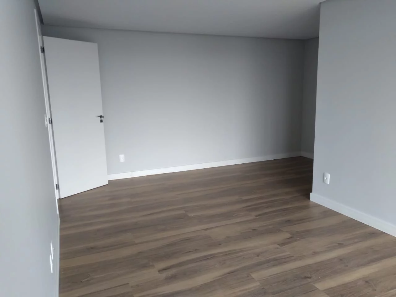 Imagem Apartamento Duplex 3 quartos sendo 3 suítes para venda no bairro Charqueadas em Caxias do Sul