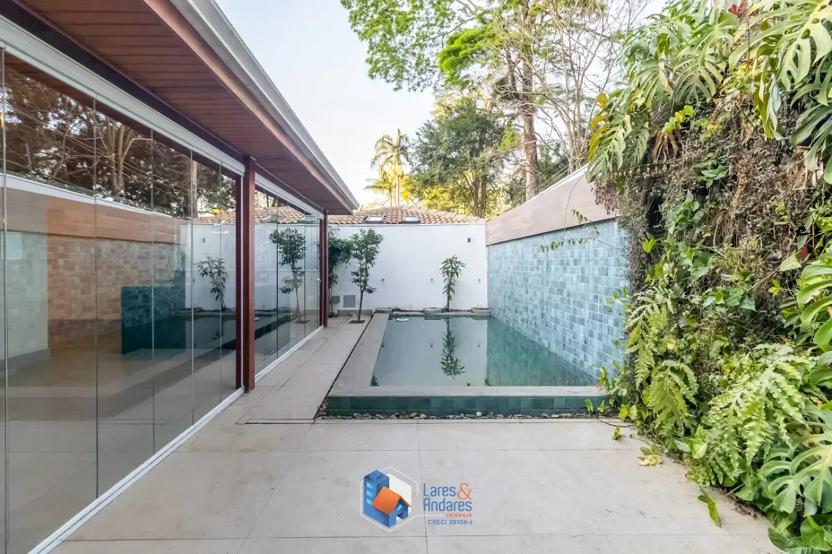 Imagem Casa no condomínio Condomínio Village Place para venda com 4 quartos, sendo 3 suítes, 402m²
