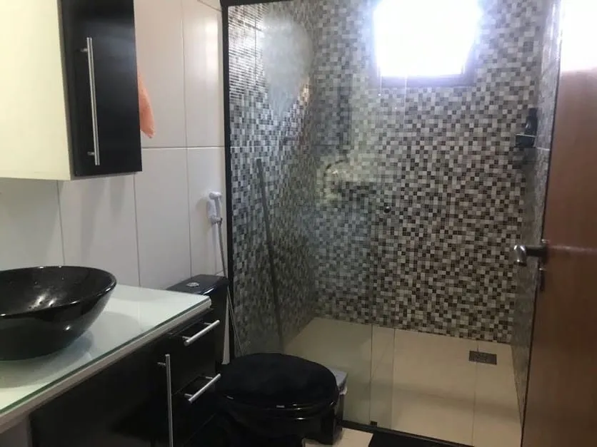 Imagem Casa à venda 2 Quartos, 1 Suite, 5 Vagas, 200M², Loteamento Residencial e Comercial Araguaia, Pindamonhangaba - SP
