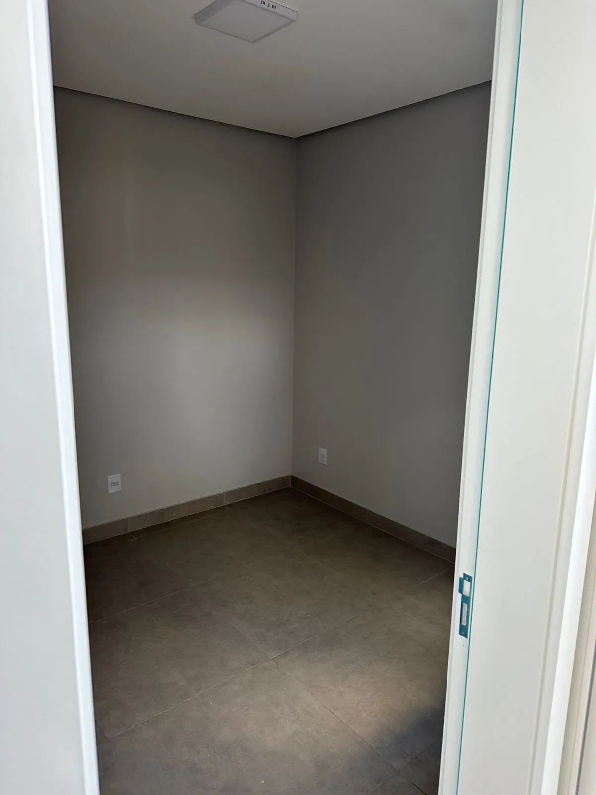 Imagem Casa NOVA no Condomínio Jardins do Condado de 3 dormitórios e 2 vagas