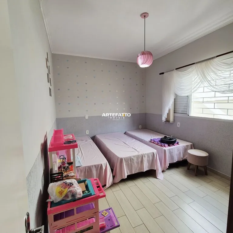 Imagem Casa com 4 dormitórios no bairro Vila Nossa Senhora das Graças