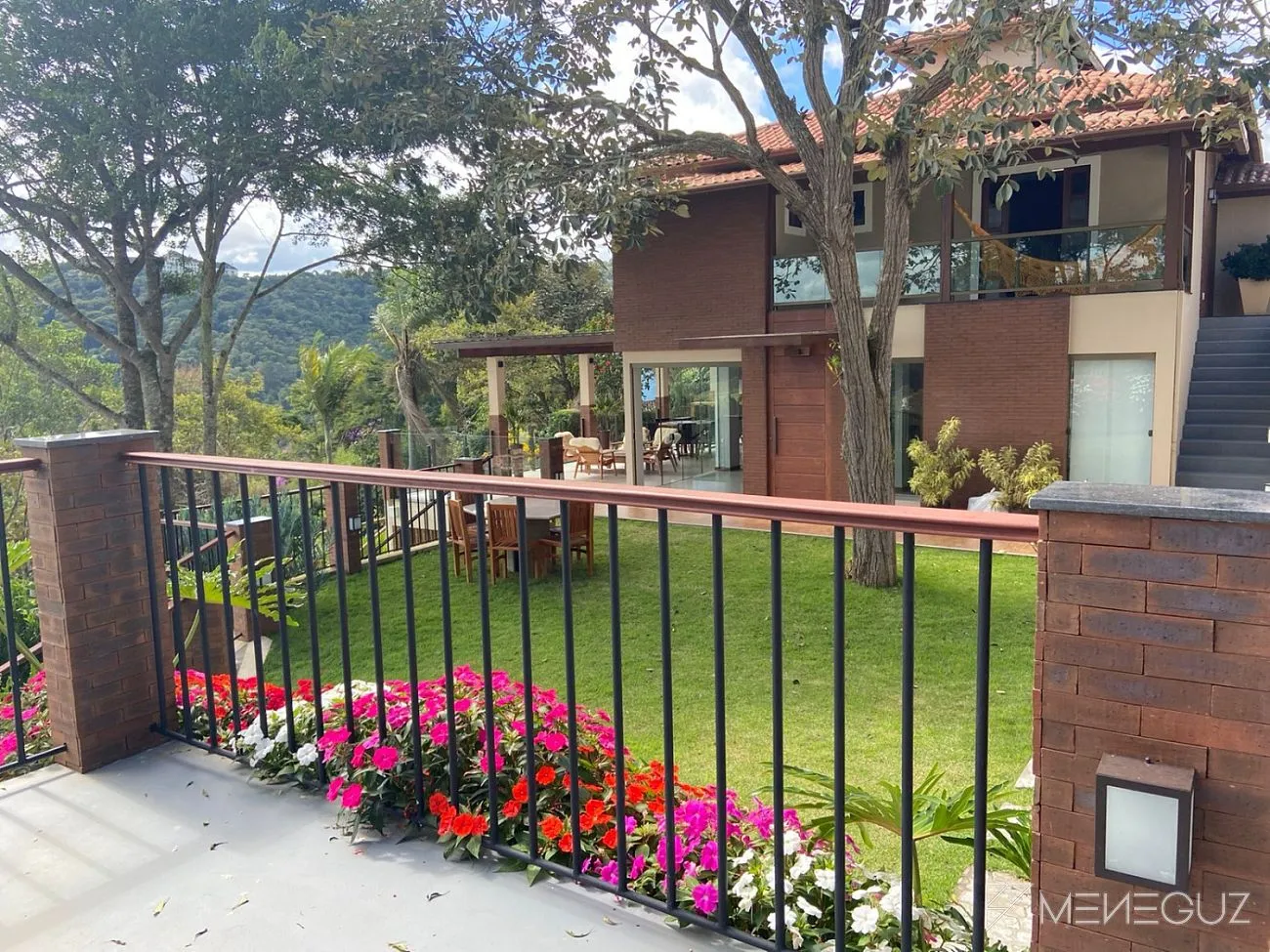 Imagem casa alto padrao em pedra azul