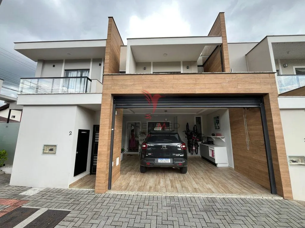 Imagem Sobrado geminado semi mobiliado, 2 Vagas de Garagem,no Bairro Lalau, Jaguará do Sul