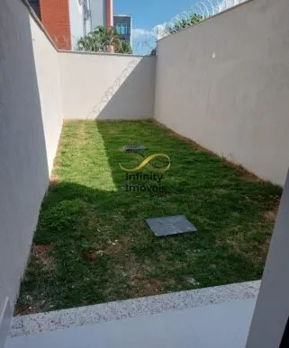 Imagem Casa à venda no bairro Santa Mônica - Belo Horizonte/MG