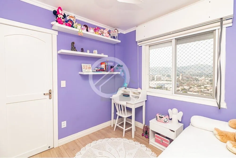 Imagem Apartamento amplo em andar alto com vista permanente e panorâmica da cidade, em rua arborizada e tr...