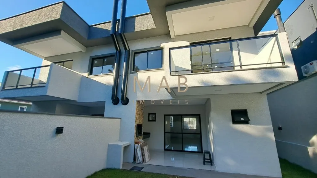 Imagem Casa Geminada de Alto Padrão à Venda em Ótima Localização na Praia de Ingleses - Florianópolis/SC!