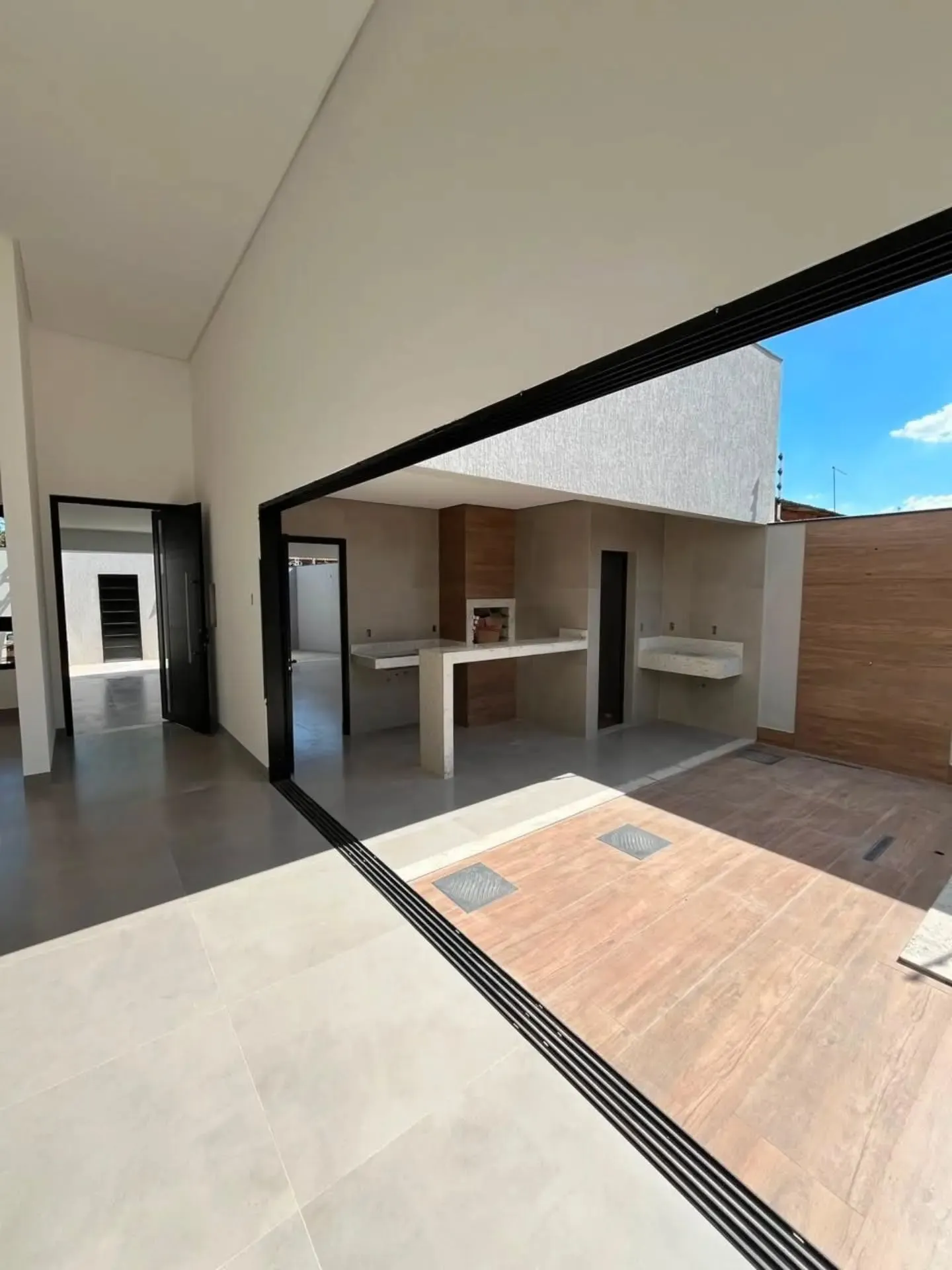 Imagem Casa Sozinha No Lote No Jardim Olimpico Com Lazer Completo