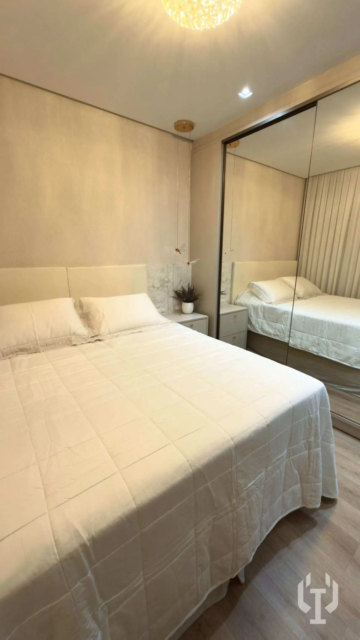 Imagem Apartamento San Lorenzo Dallo à venda, com 4 suítes, 4 vagas e finamente mobiliado no centro de Itapema