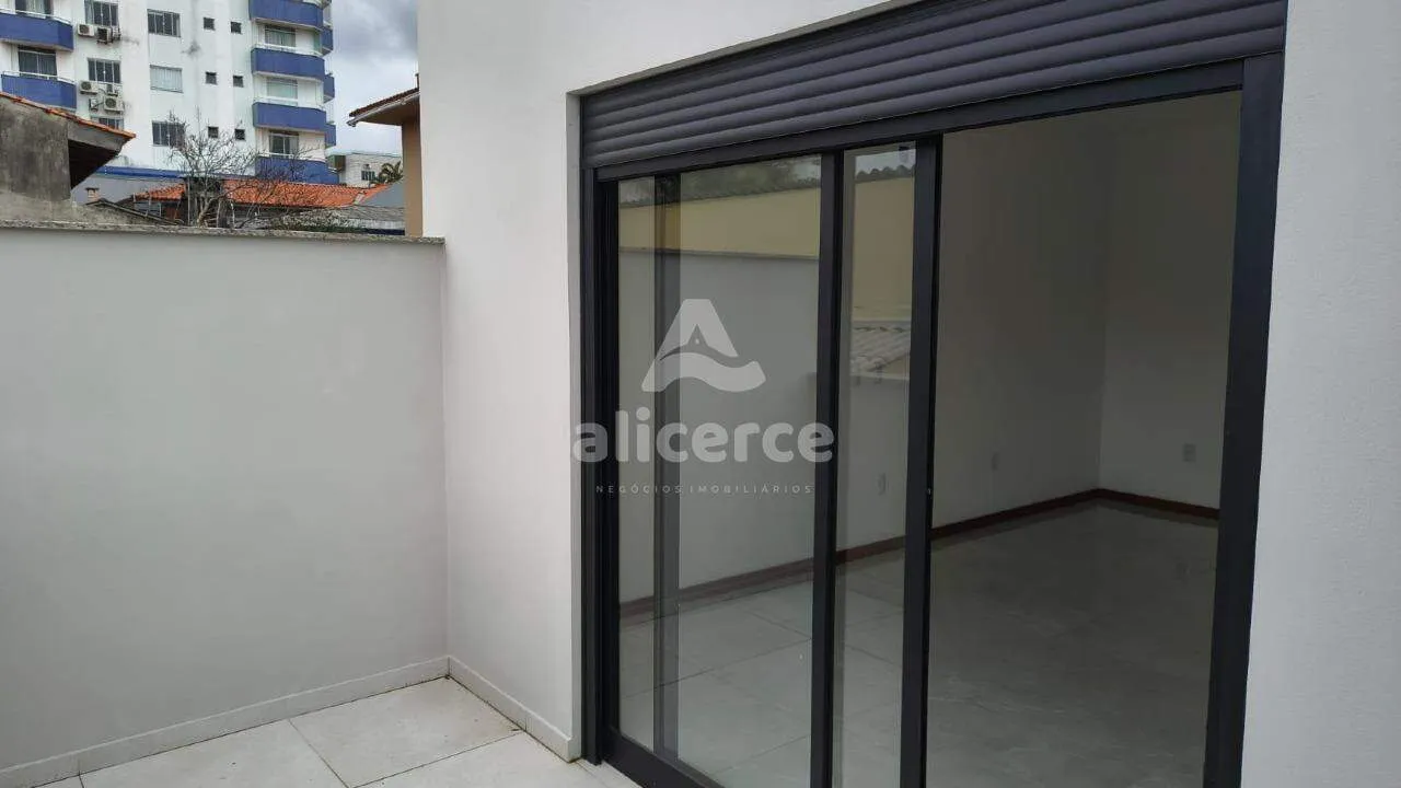 Imagem CASA DUPLEX DE ALTO PADRÃO À VENDA | 179m² PRIVATIVOS | BARREIROS | SÃO JOSÉ/SC