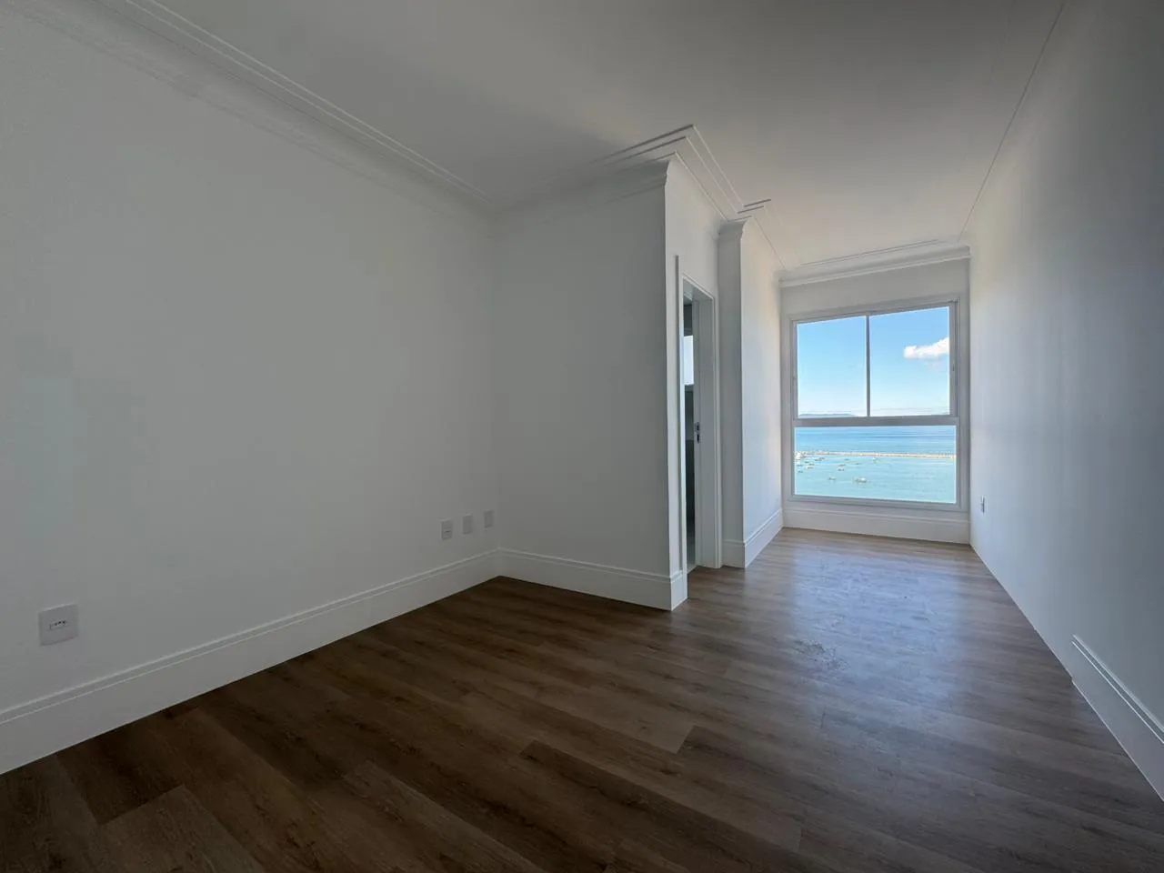 Imagem Apartamento com vista para o mar à venda com 190m2 por R$ 3.200.000,00