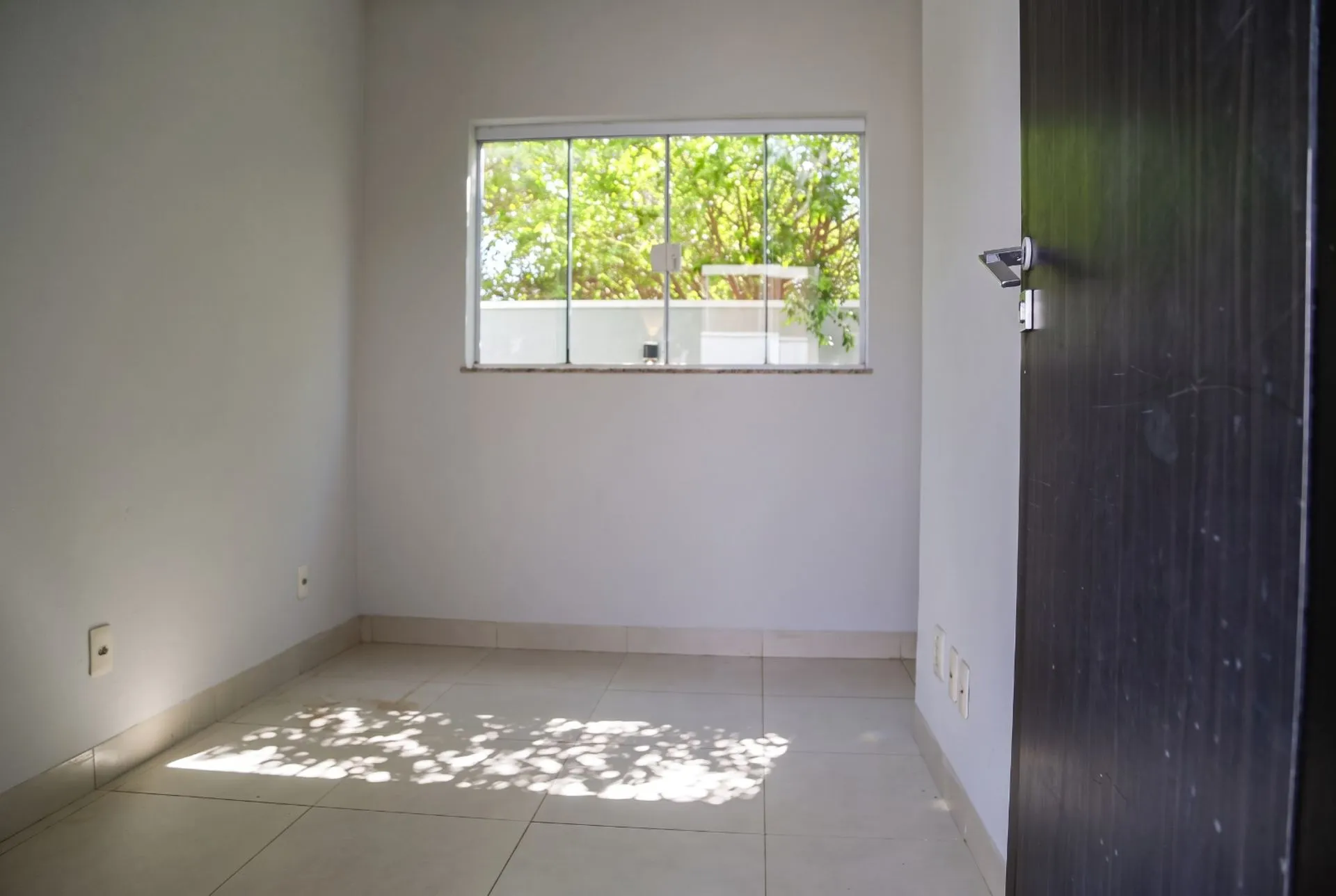 Imagem Sobrado Moderno de Alto Padrão - 5 Qts (2 Suítes), piscina.