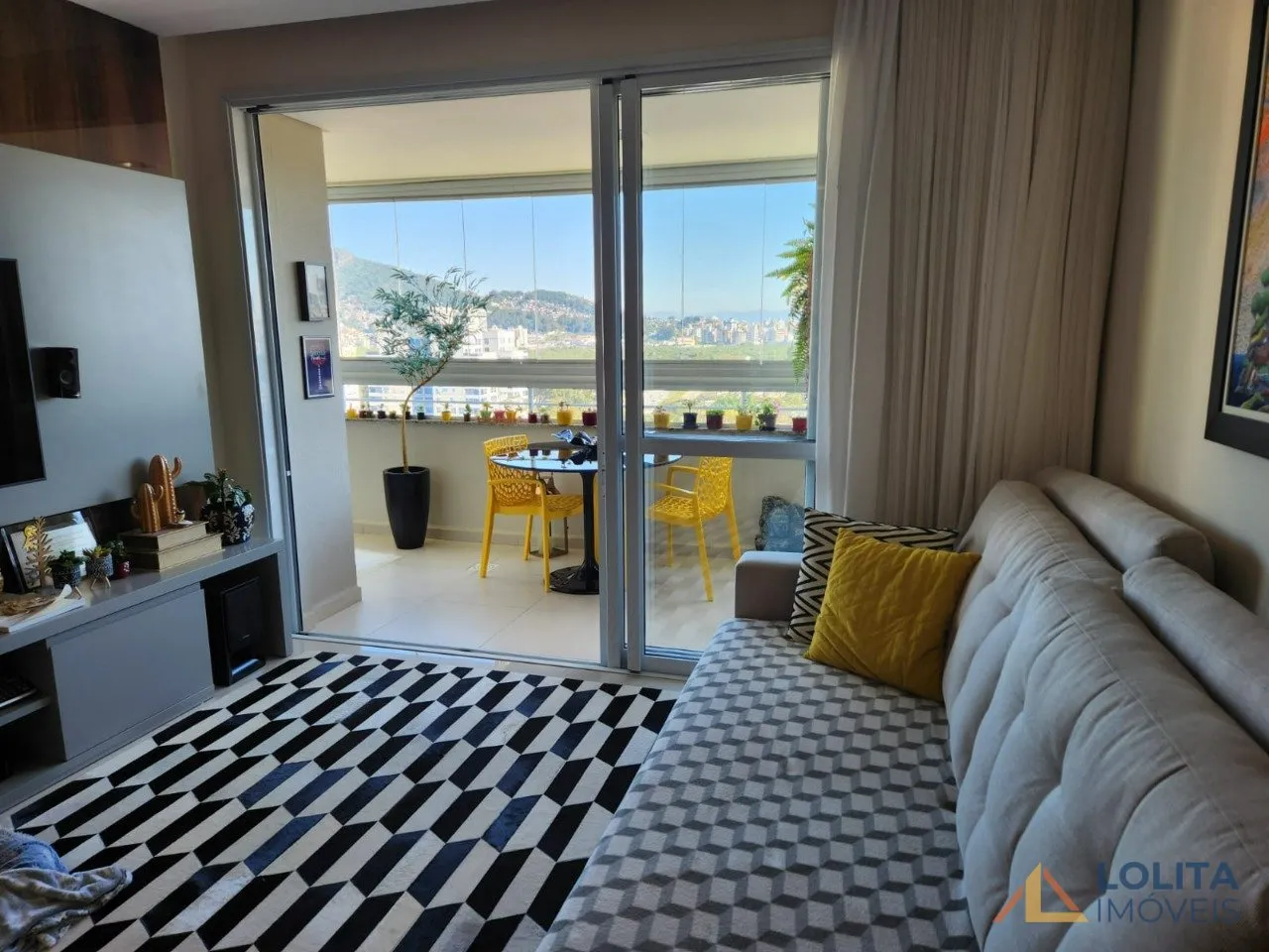Imagem Apartamento à VENDA, 3 quartos e 3 garagens no Itacorubi, Florianópolis/SC.