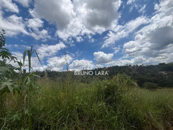 Imagem Terreno à venda no bairro Três Poderes - Igarapé/MG.