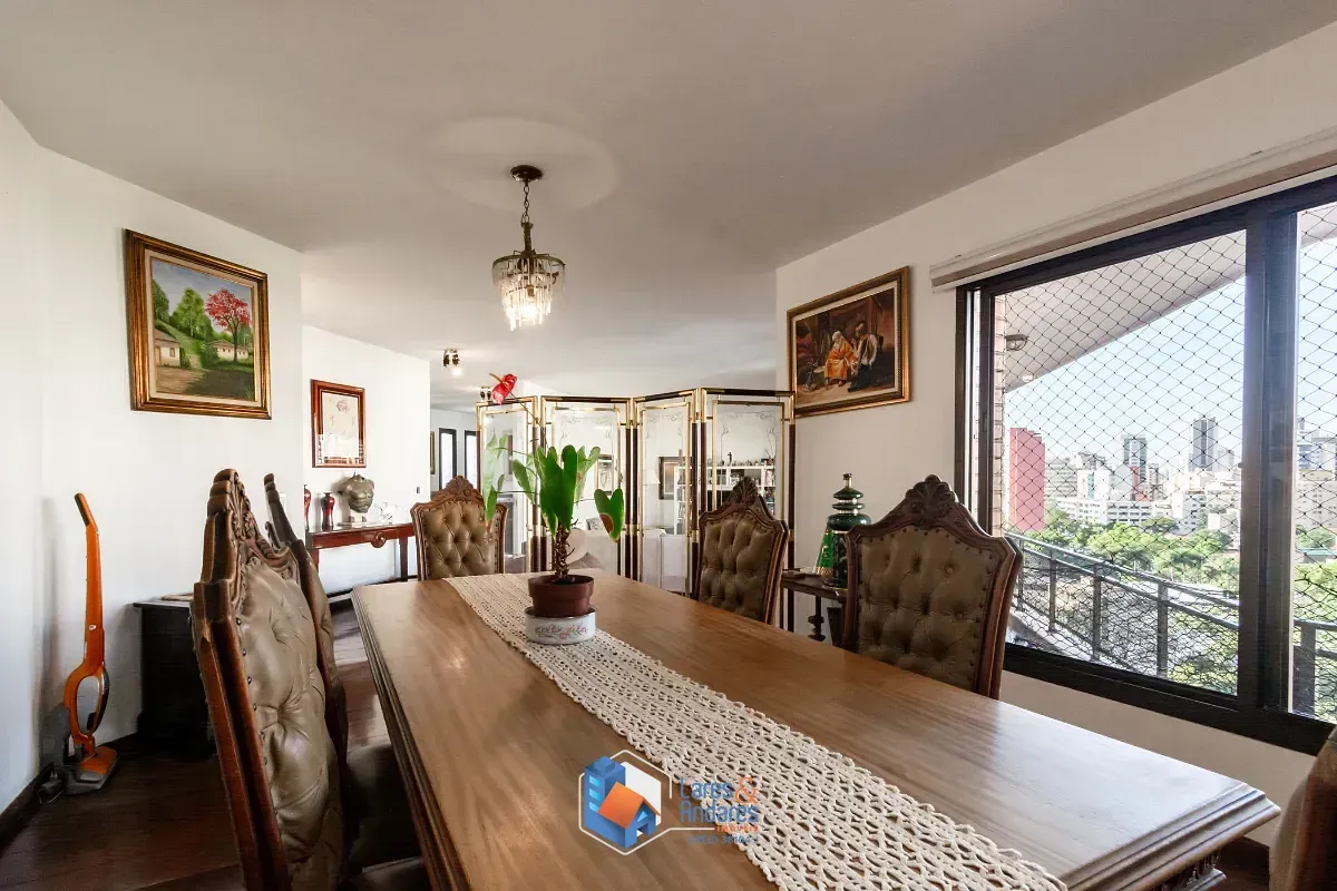 Imagem Apartamento para venda em Pacaembu com 4 quartos, sendo 2 suítes, 274m²