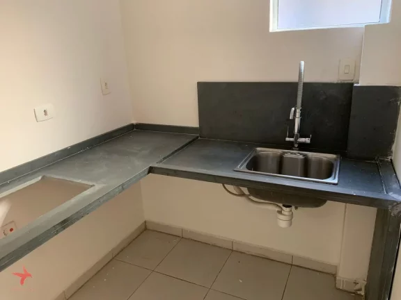 Imagem Casa comercial para locação em São Paulo-SP, bairro Pinheiros: 2 quartos, 2 salas, 2 banheiros, 1 vaga, 110m². Confira!
