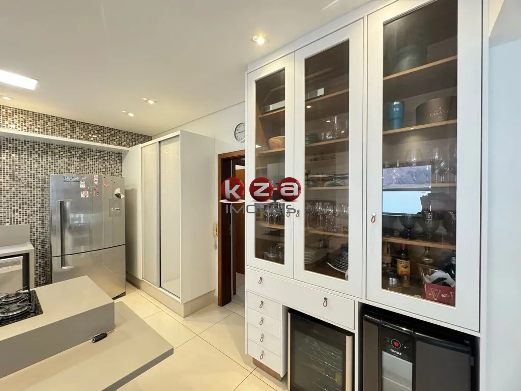 Imagem Casa de luxo em condomínio à venda em Valinhos-SP 3 quartos, 3 suítes, 3 salas e 296m² de área Imperdível no Jardim Soleil!